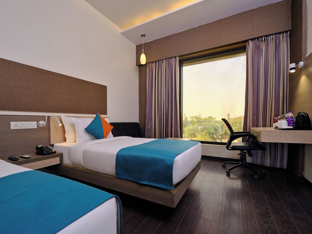 Deluxe Room - Photo 19