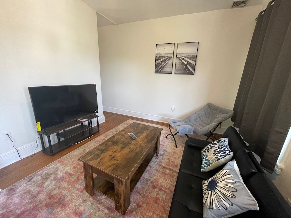 Apartment photo 2