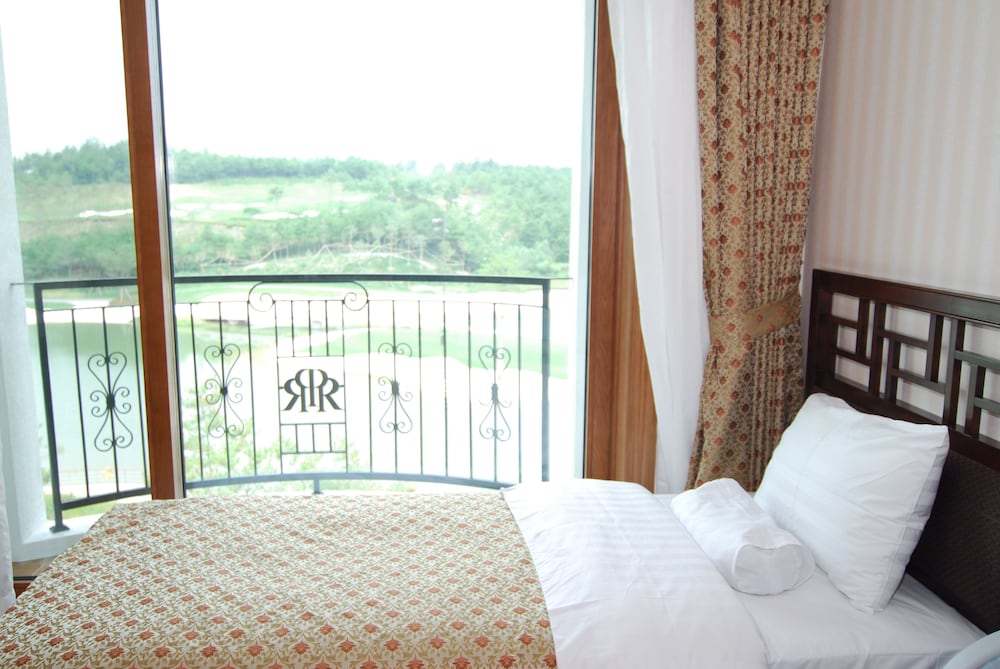 [Mona Breakfast] Deluxe Room+Breakfast (6-9 AM) for 2 @Golf Clubhouse (3-5min. Car Ride) photo 3