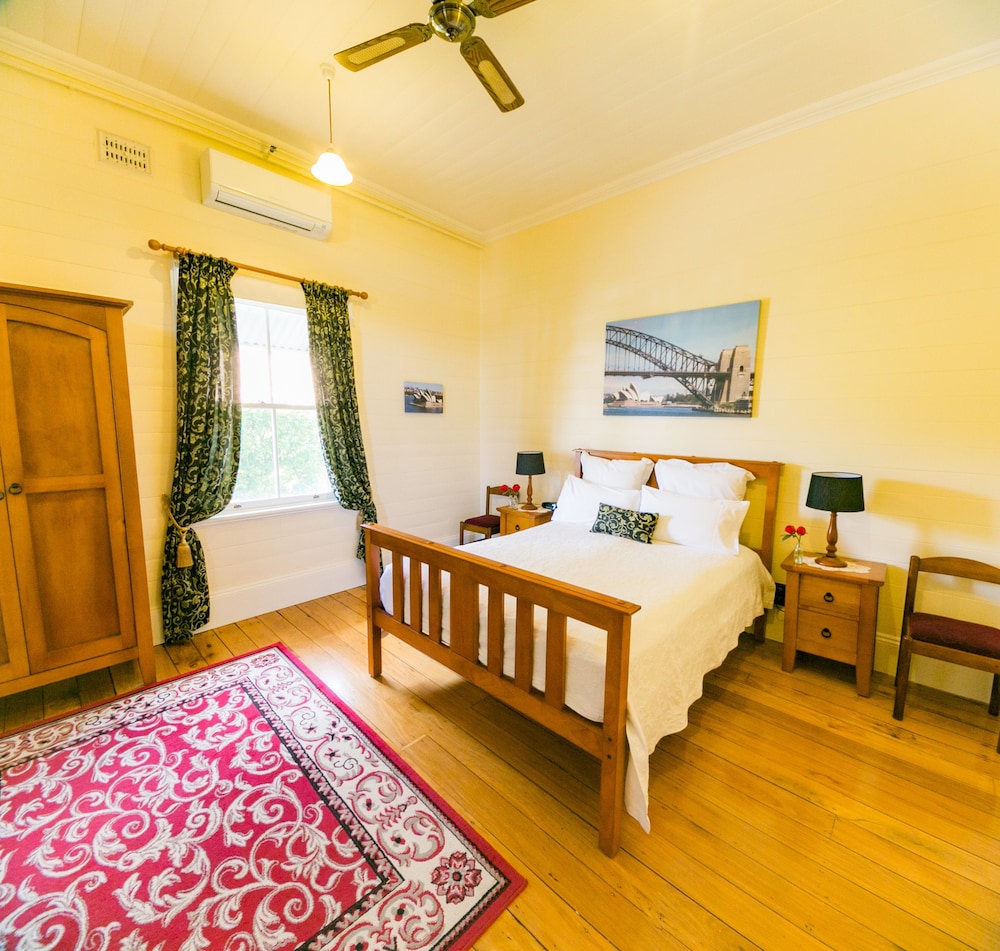Deluxe Double Room, 1 King Bed photo 2