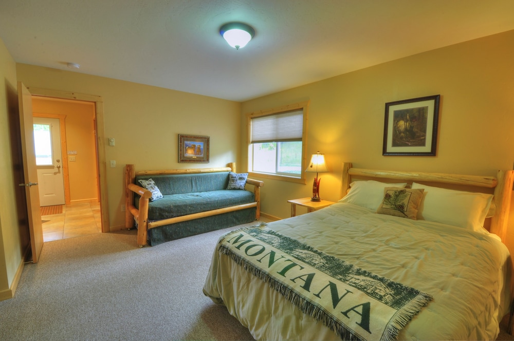 3 Bedroom Deluxe Cabin photo 1