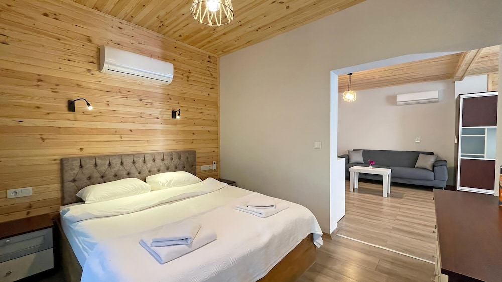 Comfort Suite photo 1