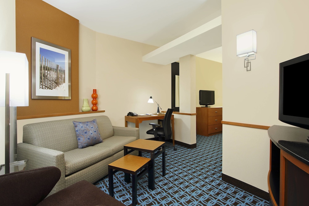 Suite, 1 King Bed - Photo 1