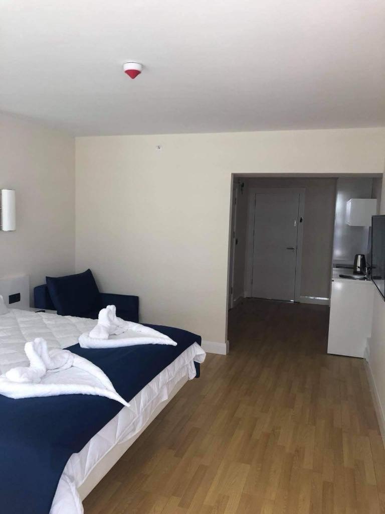 One-Bedroom Apartment - Photo 6