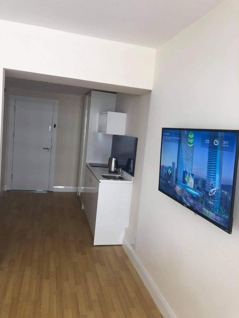 One-Bedroom Apartment - Photo 3