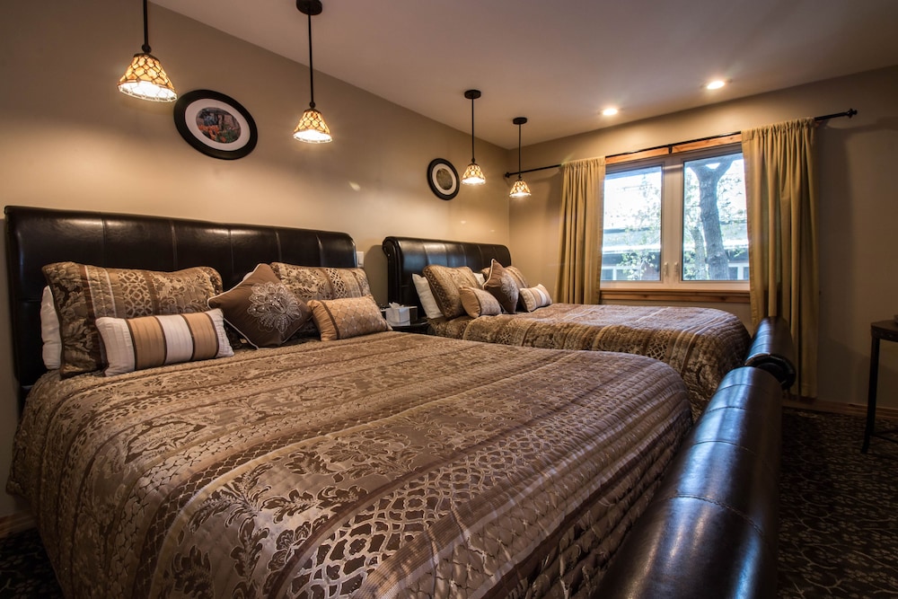 TMI 1 Bedroom (Bedding Varies and Not Guaranteed) photo 2