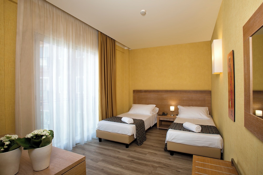 Standard Double or Twin Room photo 3