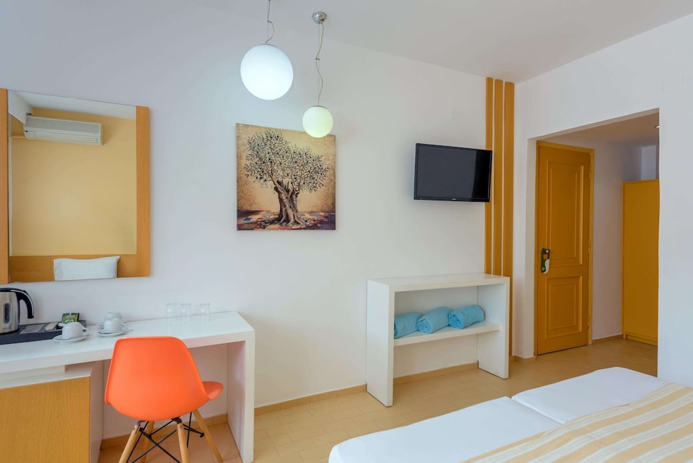 Triple Room - Photo 9