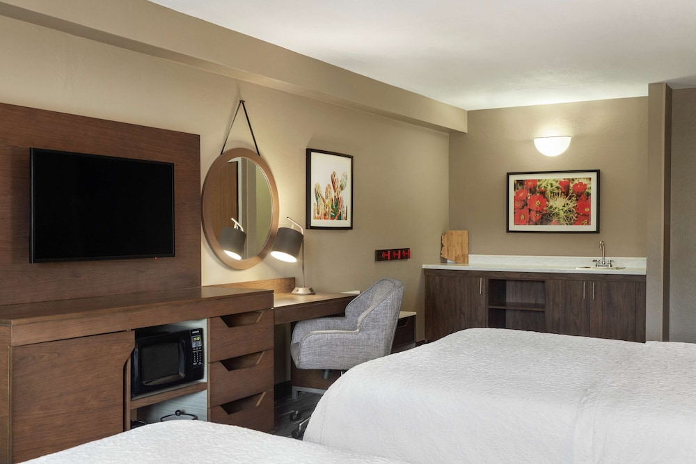 Room, 2 Queen Beds, Accessible, Non Smoking - Photo 1