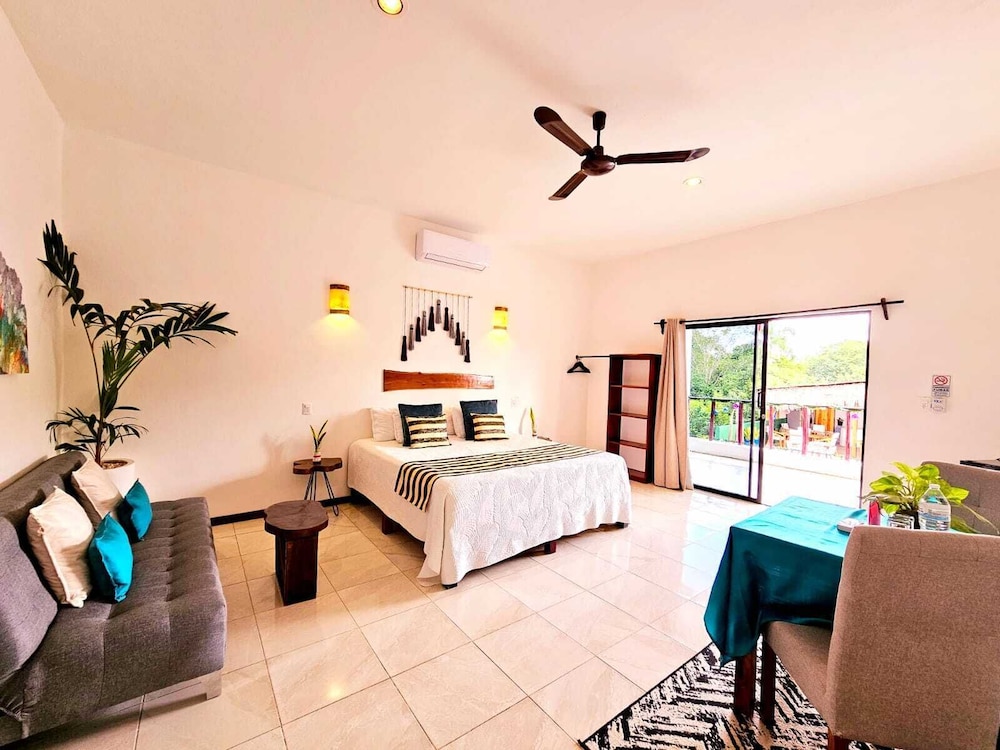 Superior Double Room, 1 Bedroom, Pool View photo 2