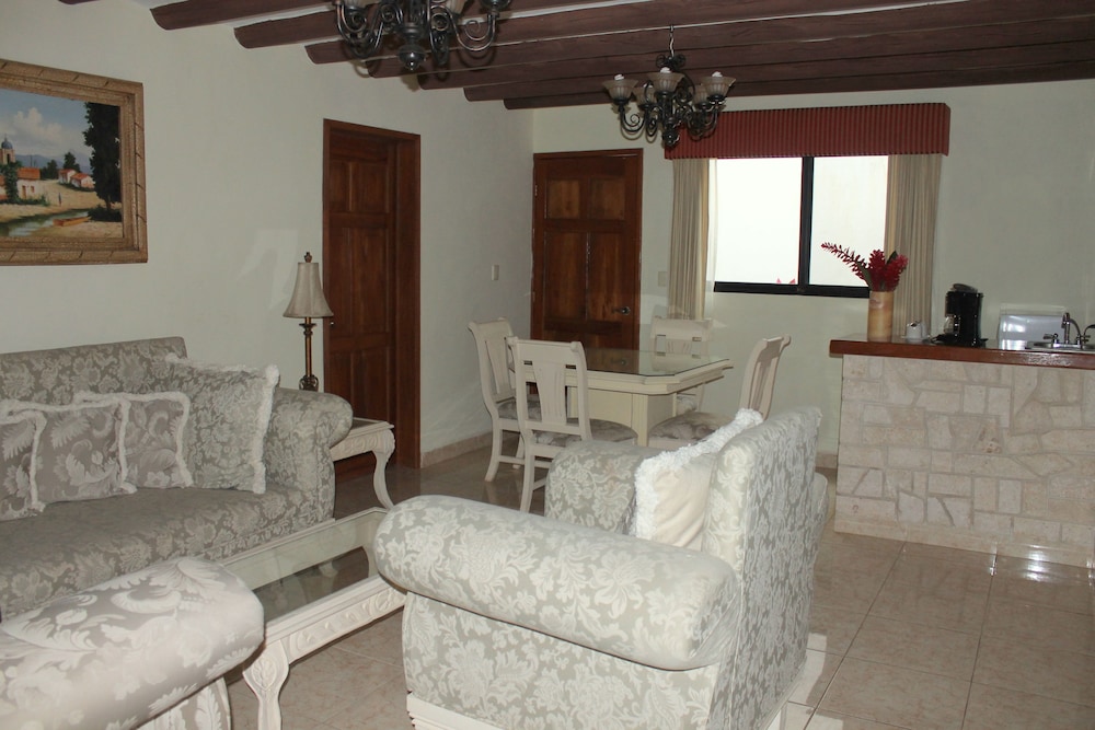 Suite, 2 Bedrooms (Master) photo 3