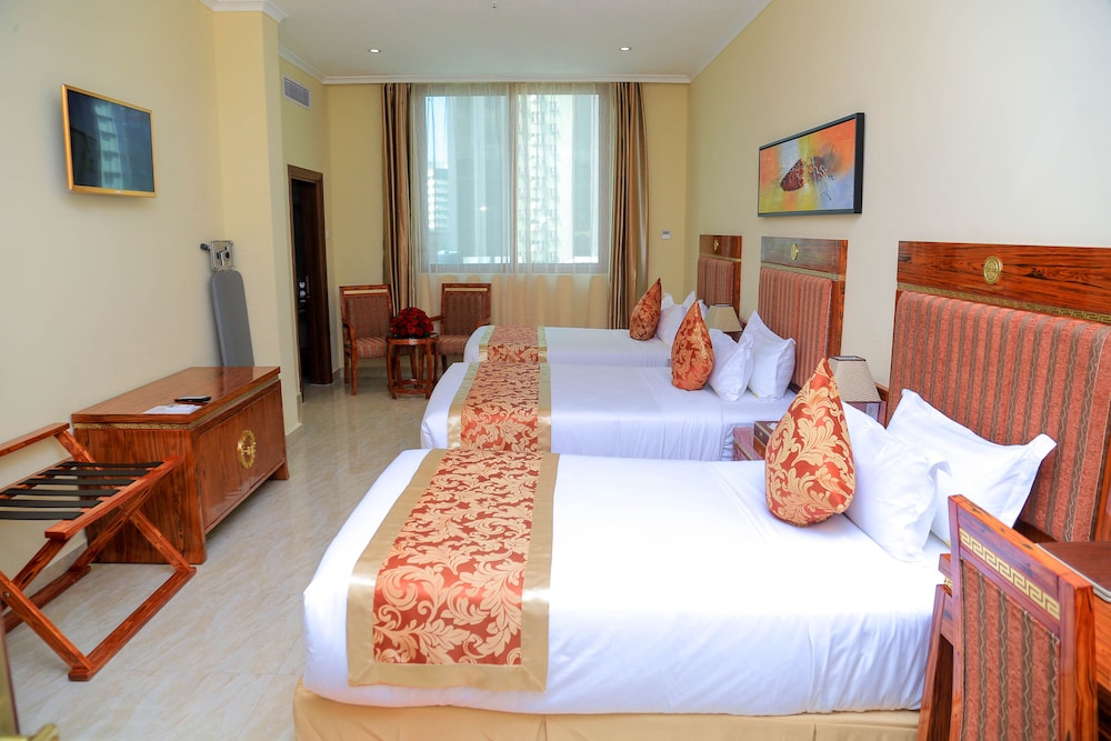 Superior Room, 3 Twin Beds, Non Smoking - Photo 10