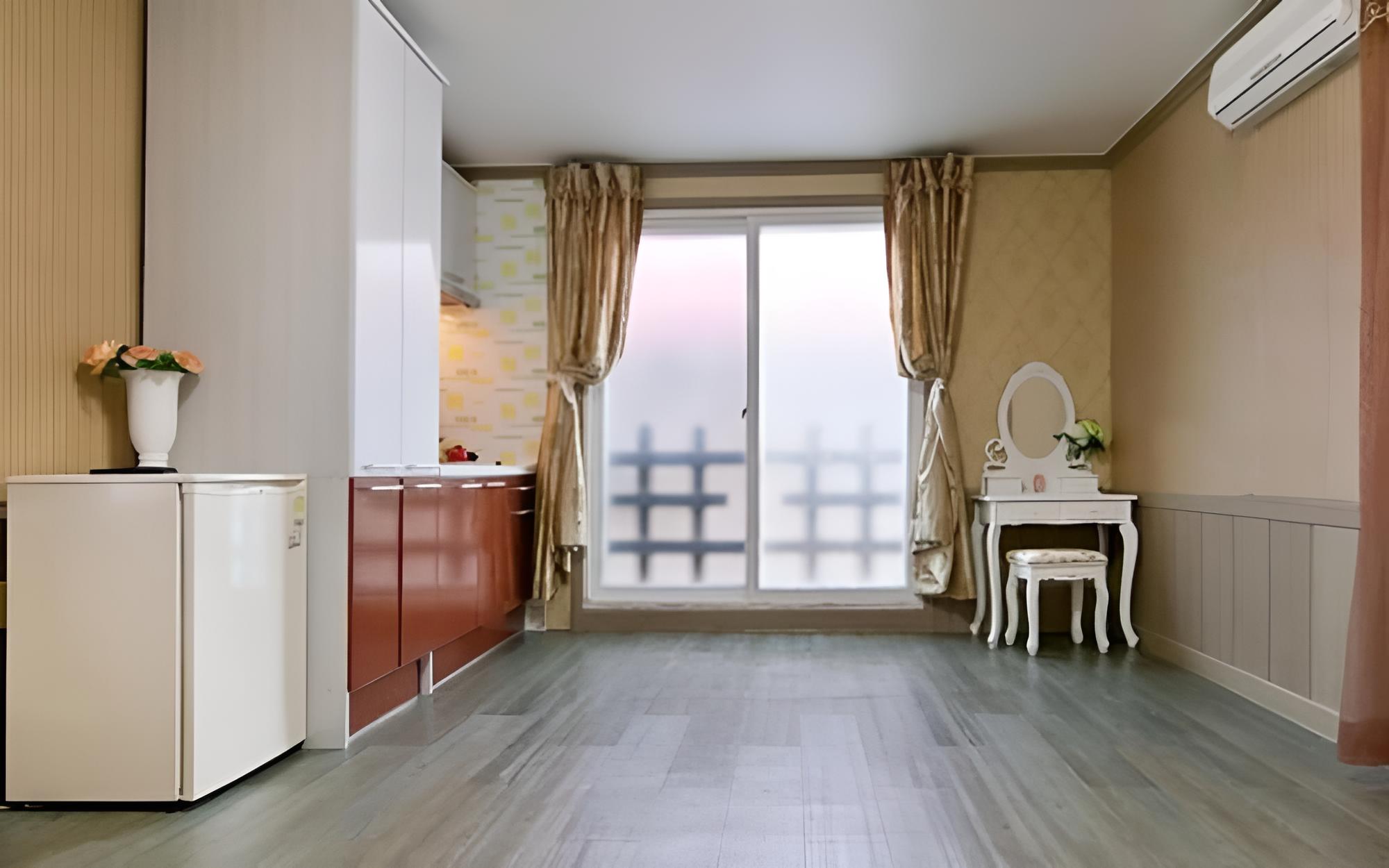 Room (Medium to large Ondol 2) photo 2