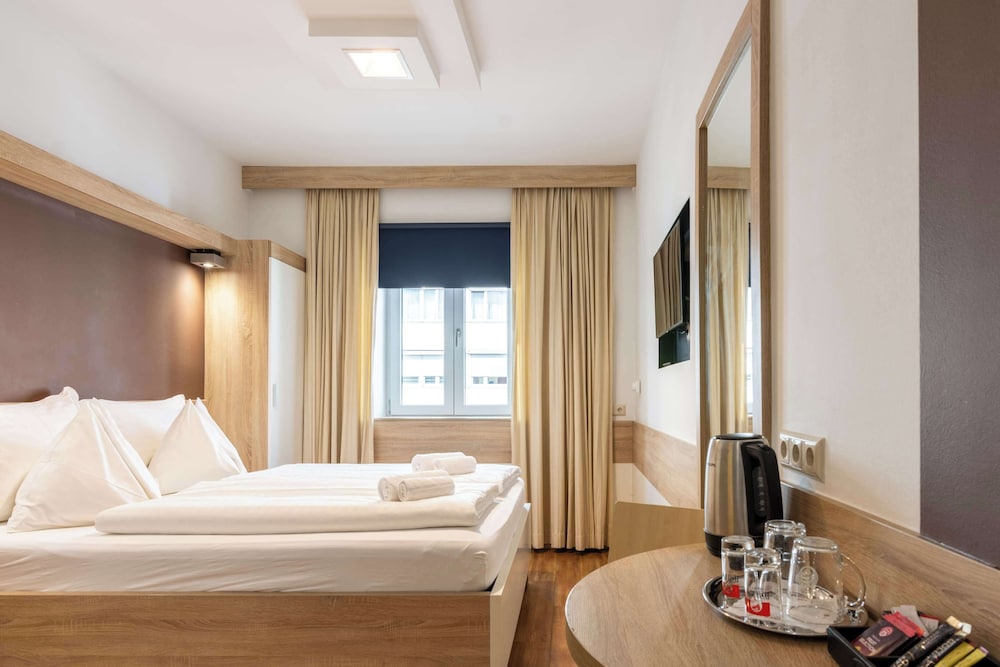 Standard Room, 1 Double Bed - Photo 9