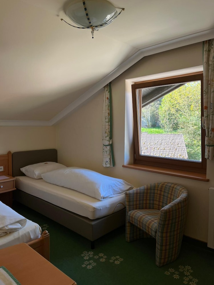 Classic Twin Room