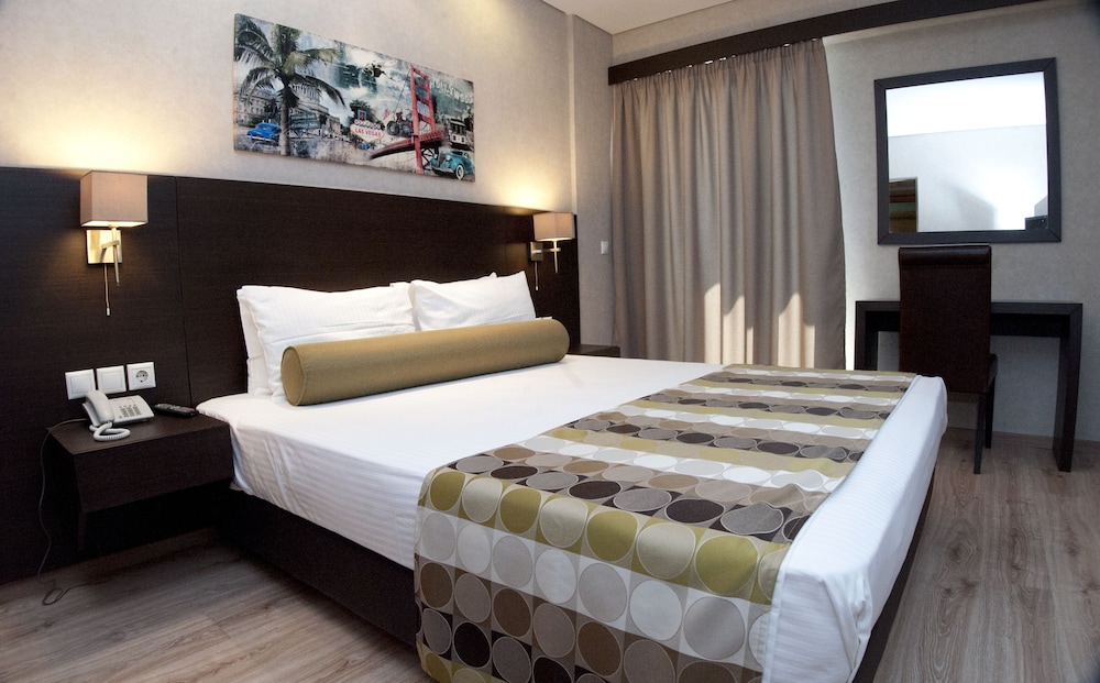 Executive Double Room, Partial Sea View
