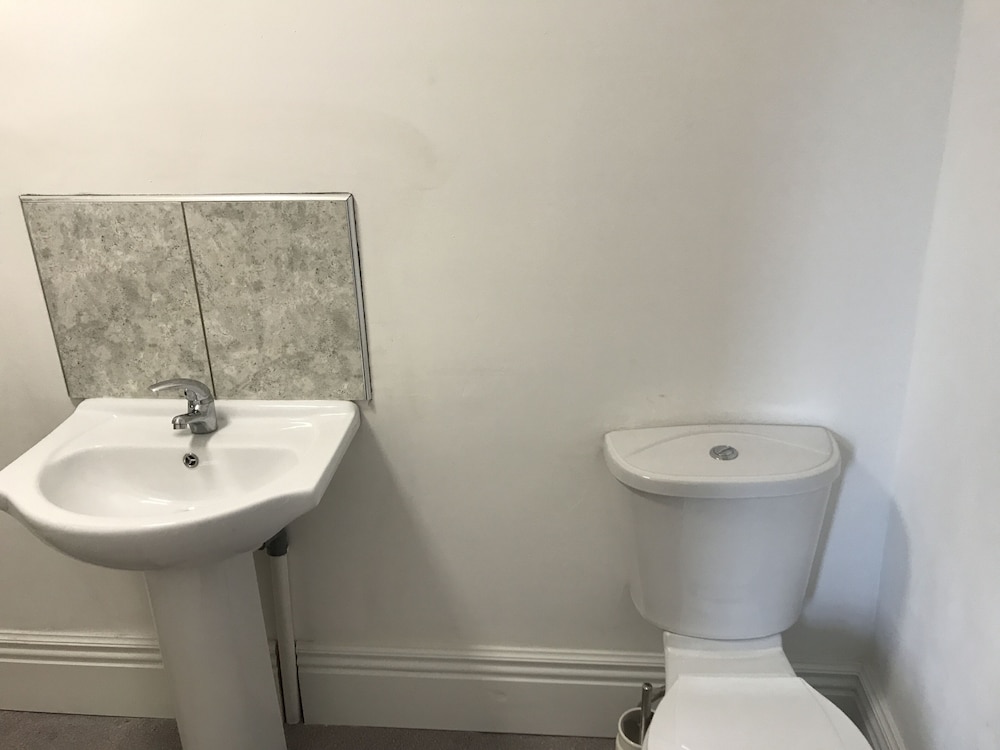 Standard Triple Room, Ensuite photo 3