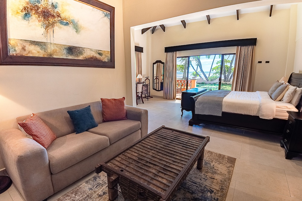 Standard Room, 1 Queen Bed photo 2