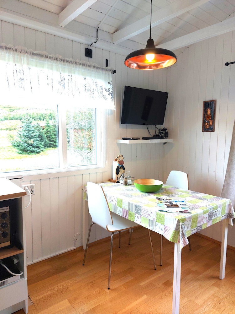 Basic Cabin, 1 Bedroom photo 2