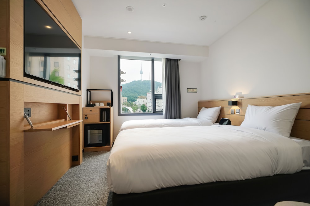 High Floor Standard Twin Room (Mountain View) - Photo 8