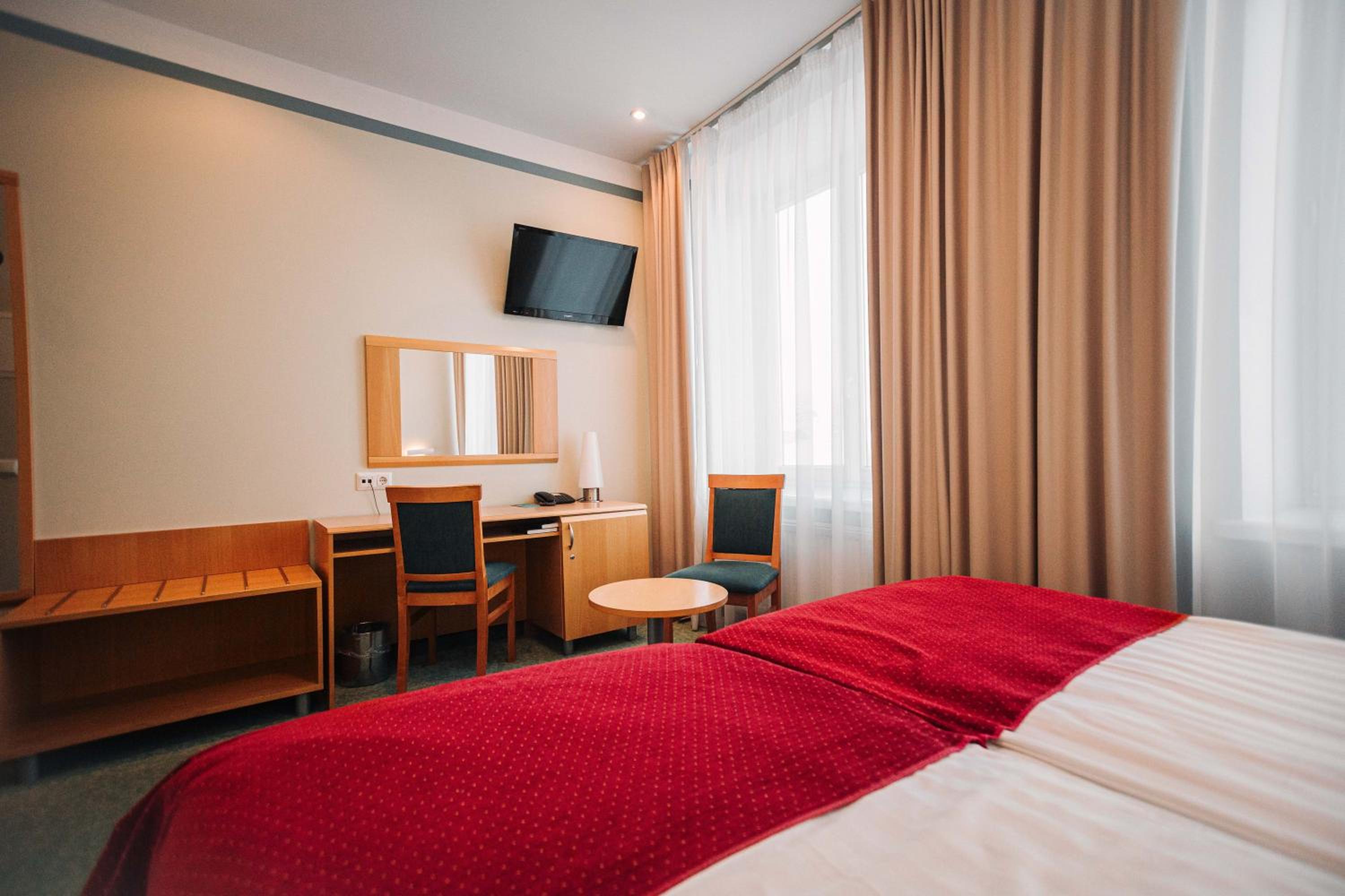 Standard Double or Twin Room - Photo 2