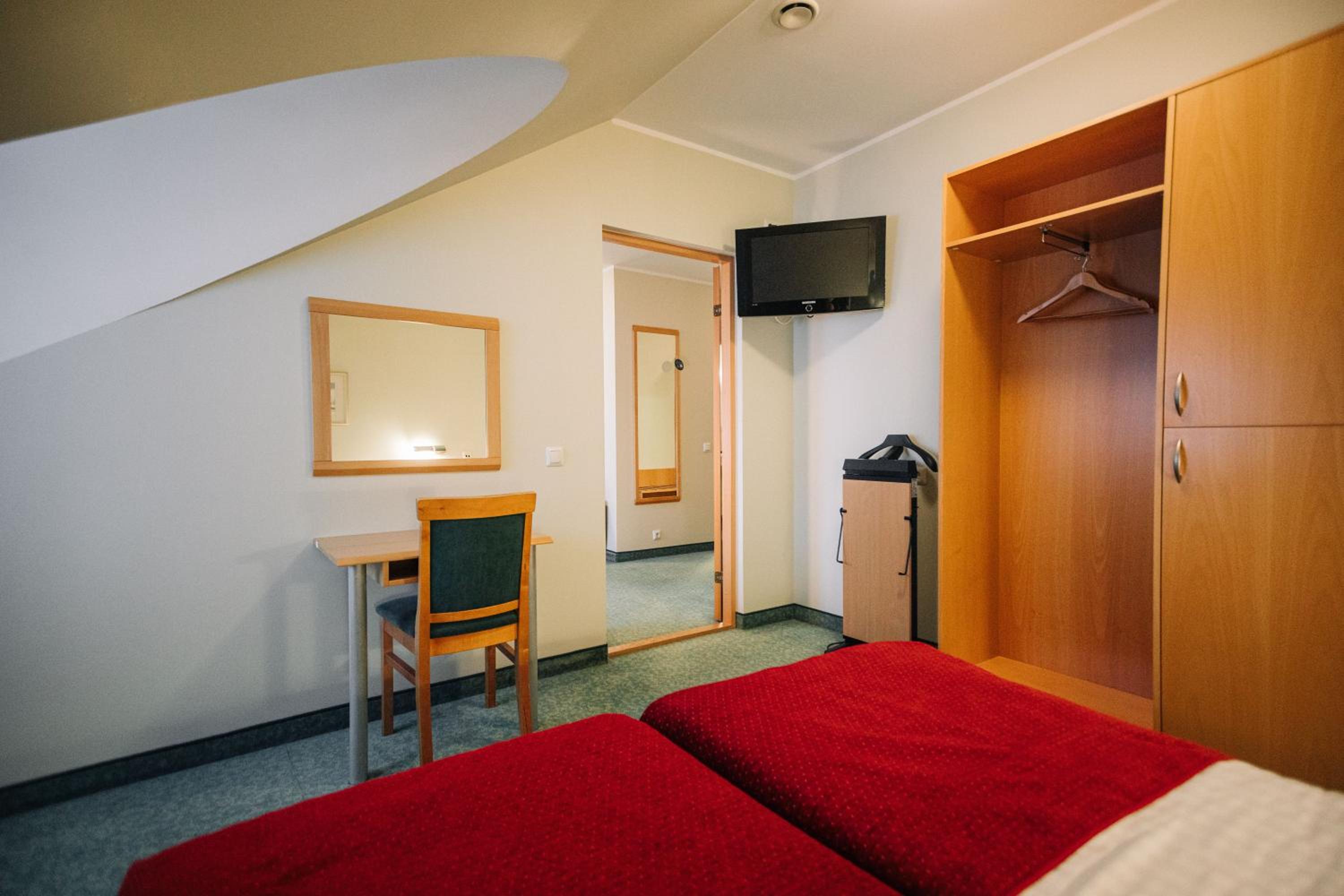 Suite with Spa Bath - Photo 9