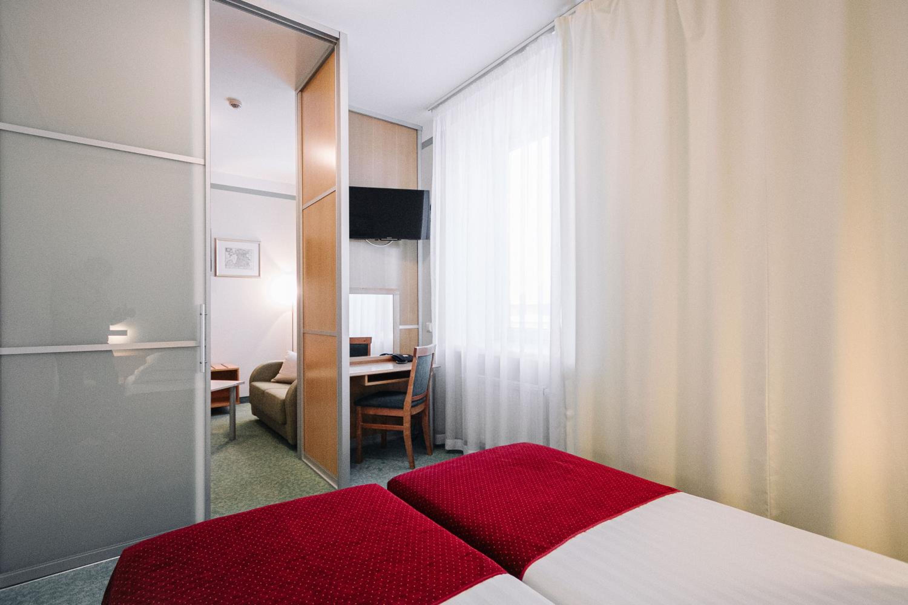 Superior Double or Twin Room - Photo 13