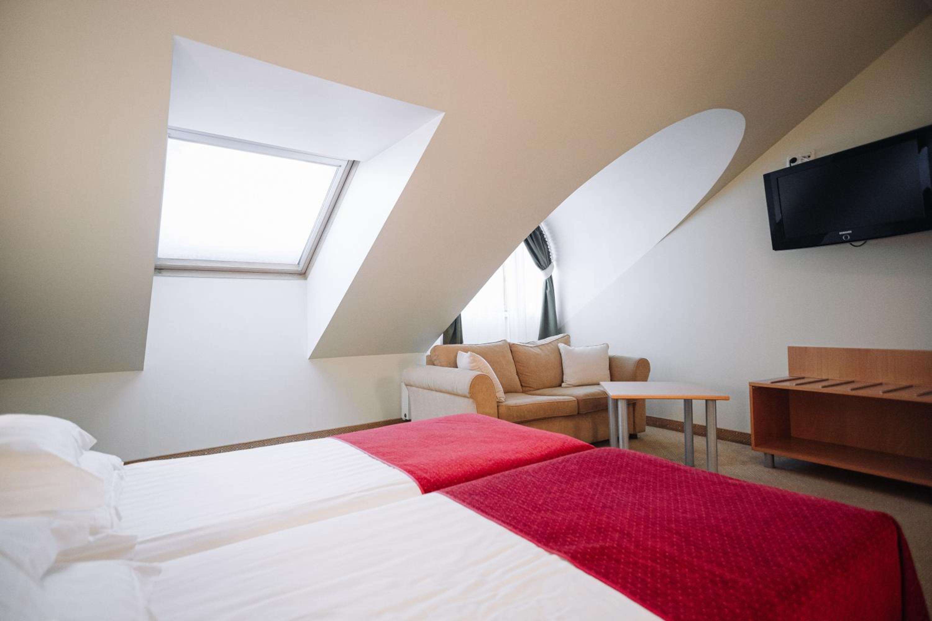 Superior Double or Twin Room - Photo 18