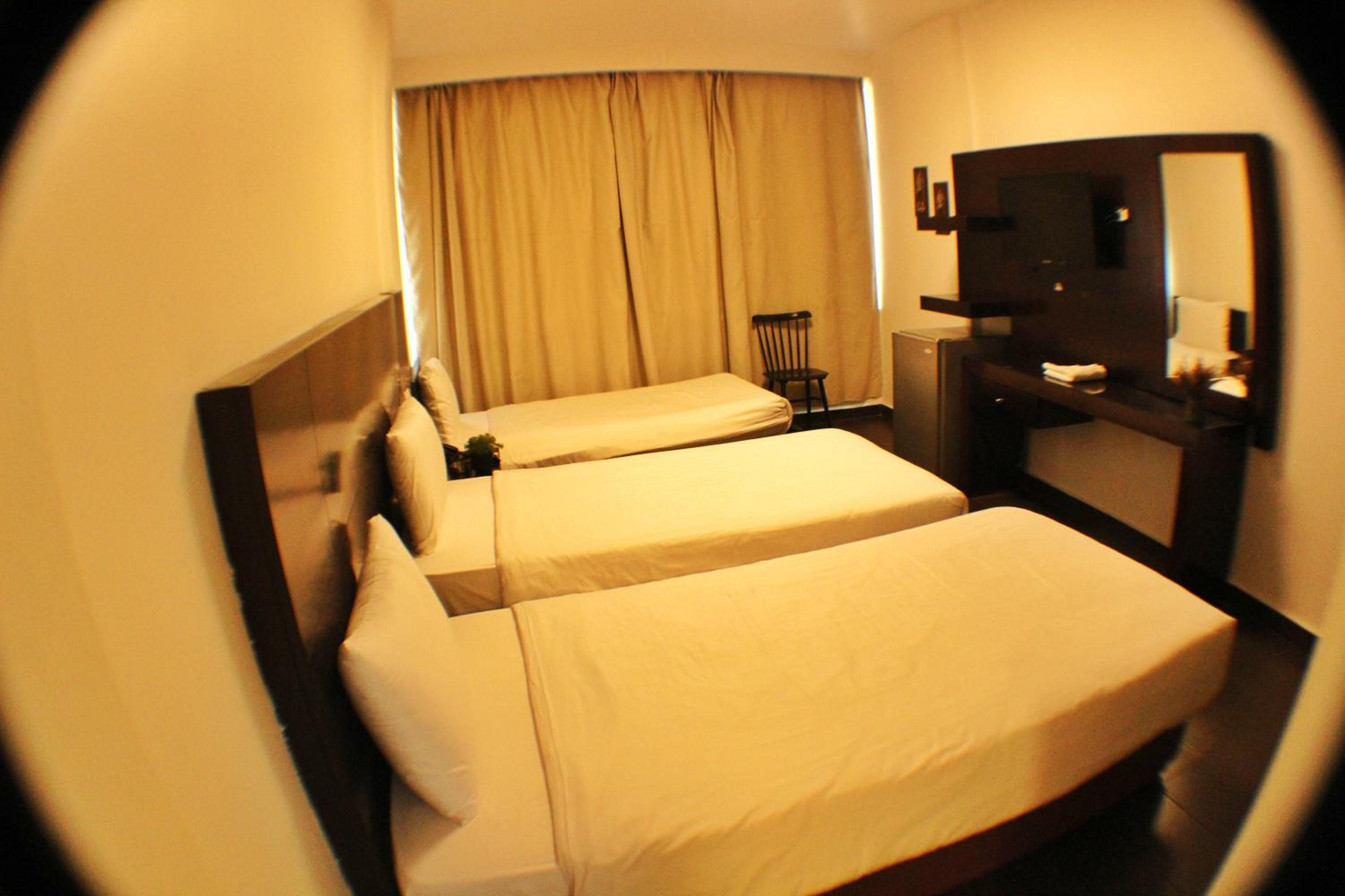 Basic Triple Room photo 2