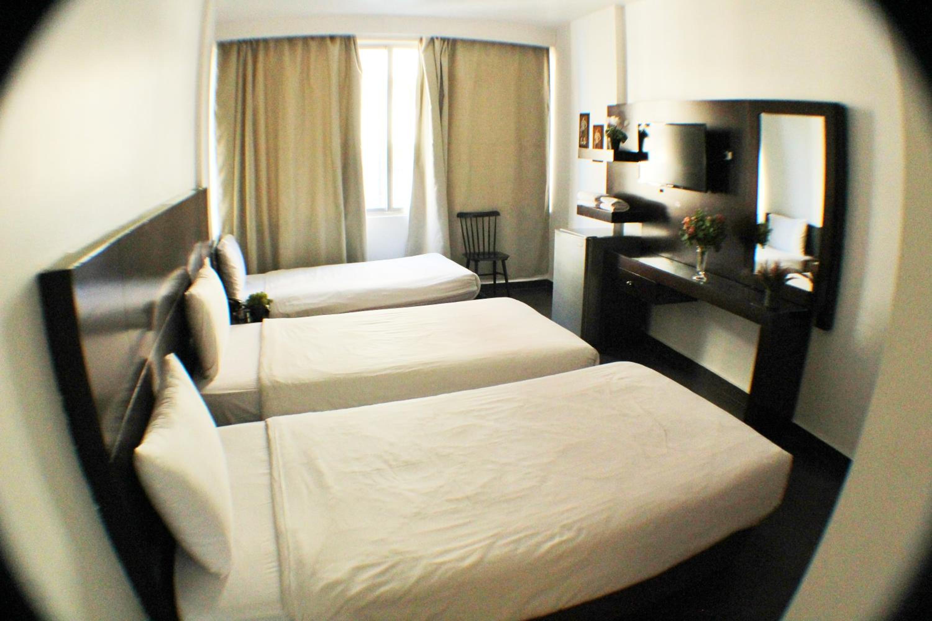 Basic Triple Room photo 1