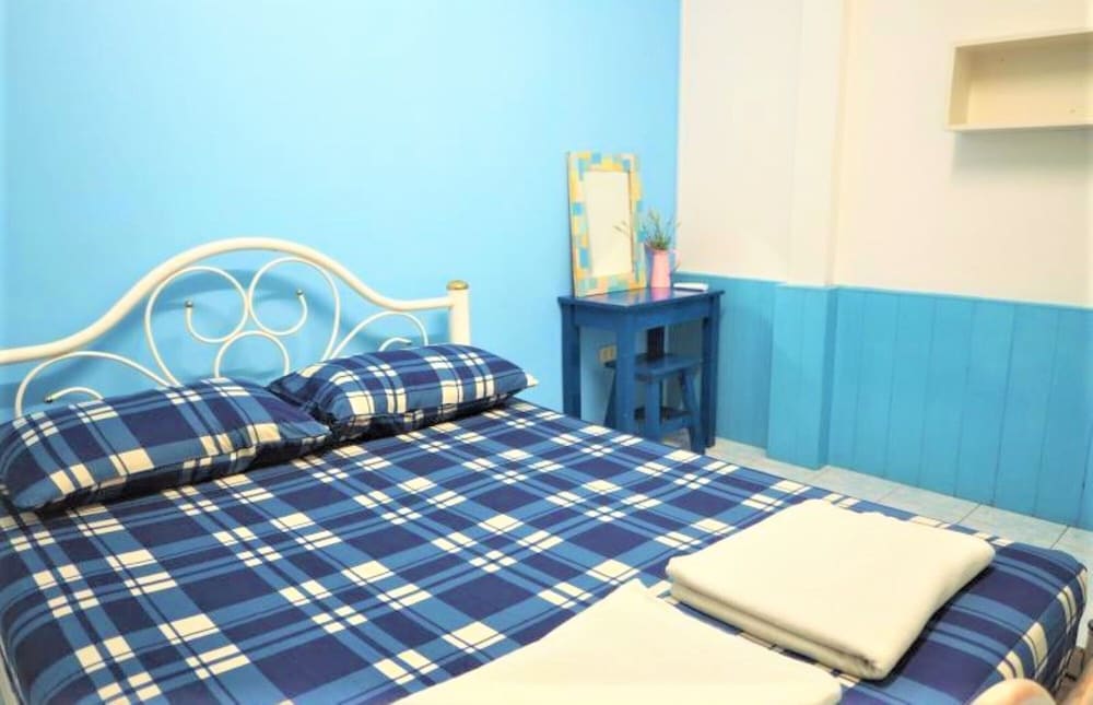 Private room, Shared bathroom (Fan) photo 1