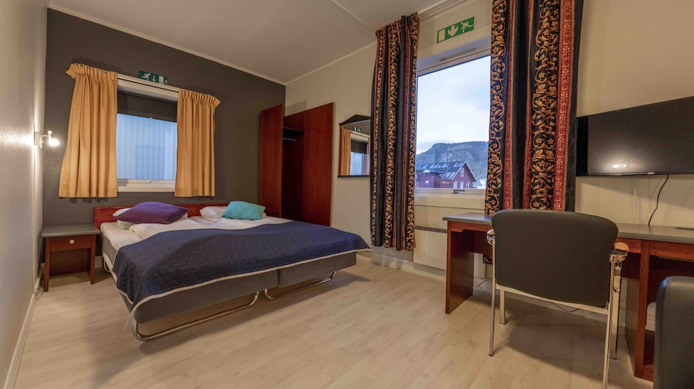 Economy Twin Room photo 1
