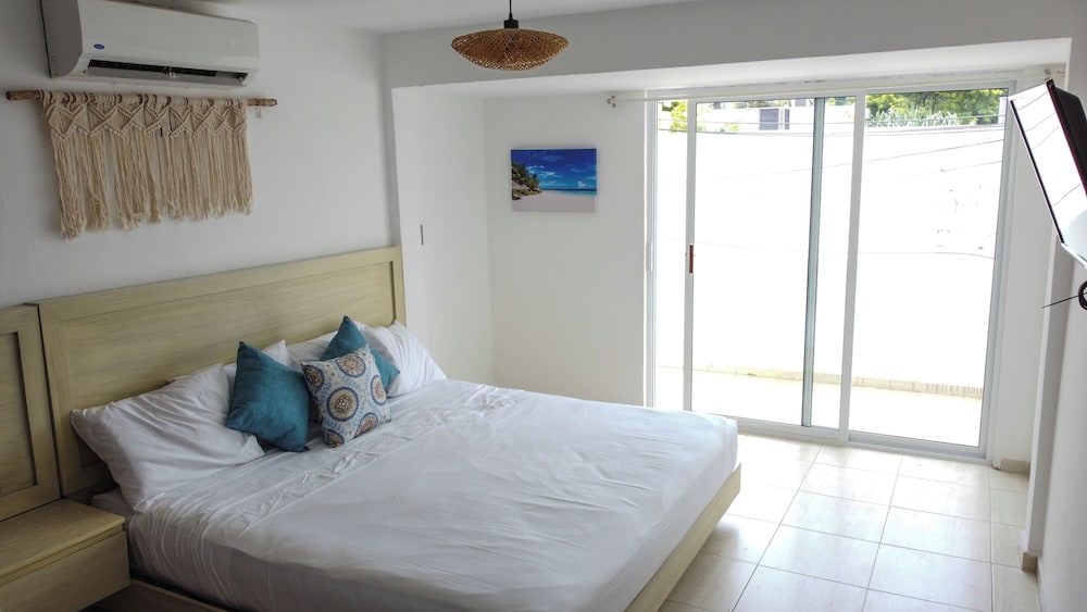 King Bed Suite with Balcony