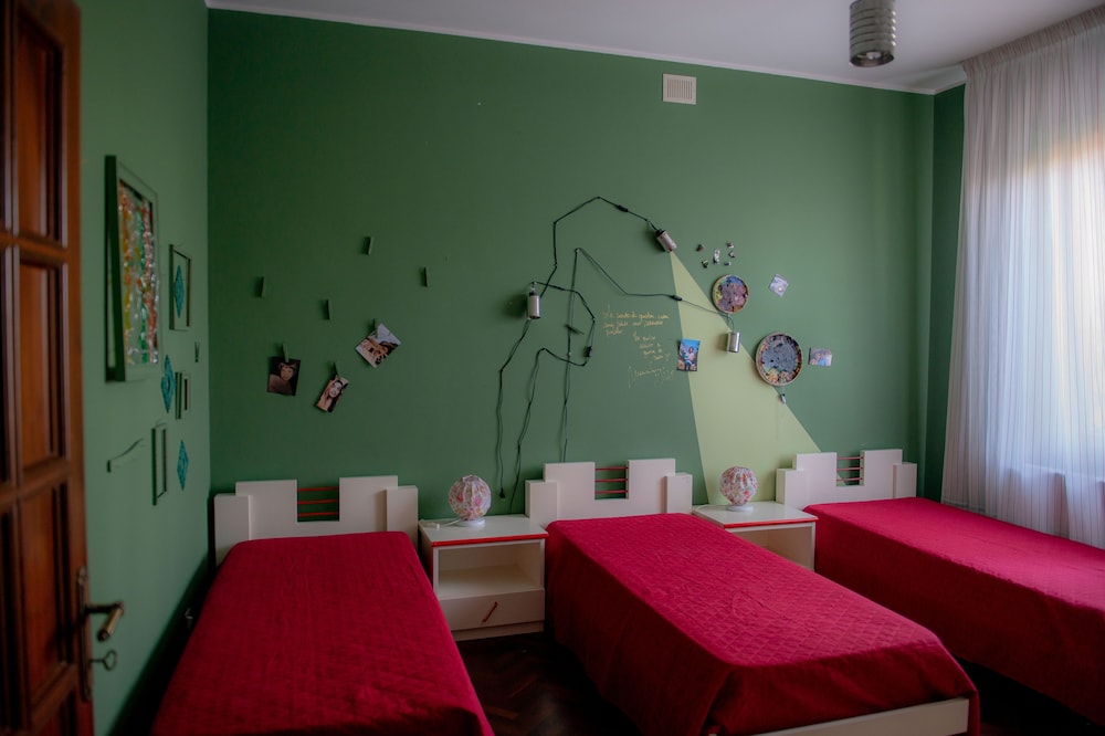 Villa, 4 Bedrooms, Hill View photo 2