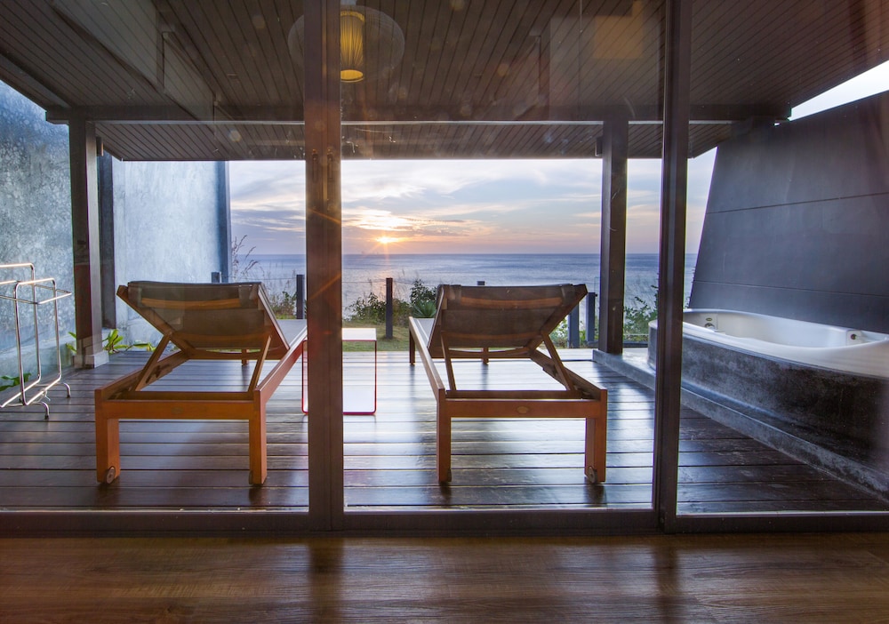 The Privilege Suite with Spectacular Sea View - Photo 7