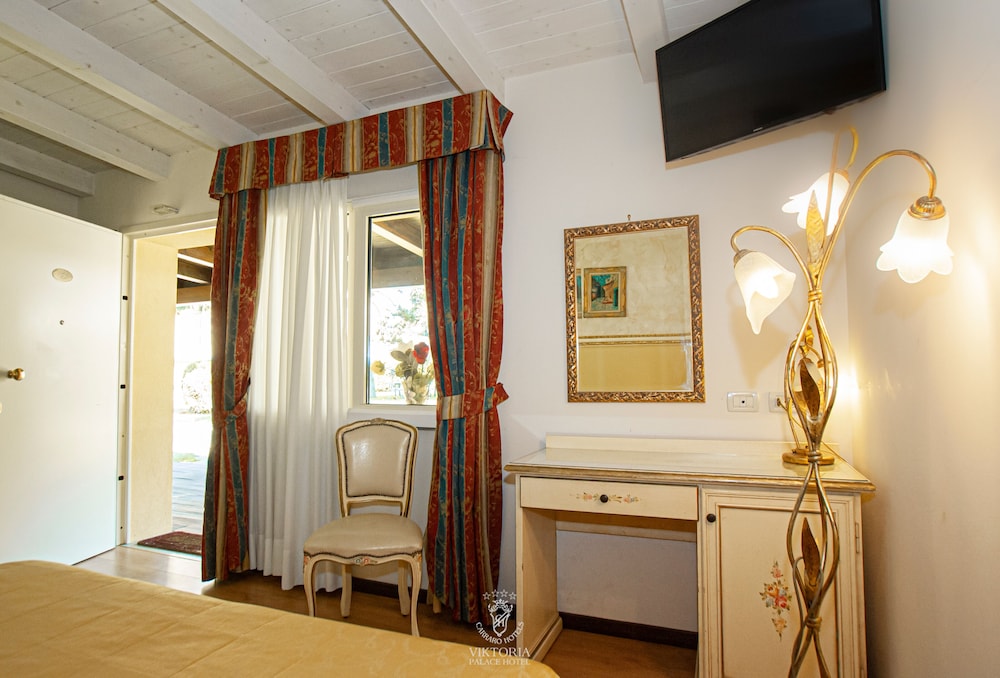 Classic Double or Twin Room, Lagoon View