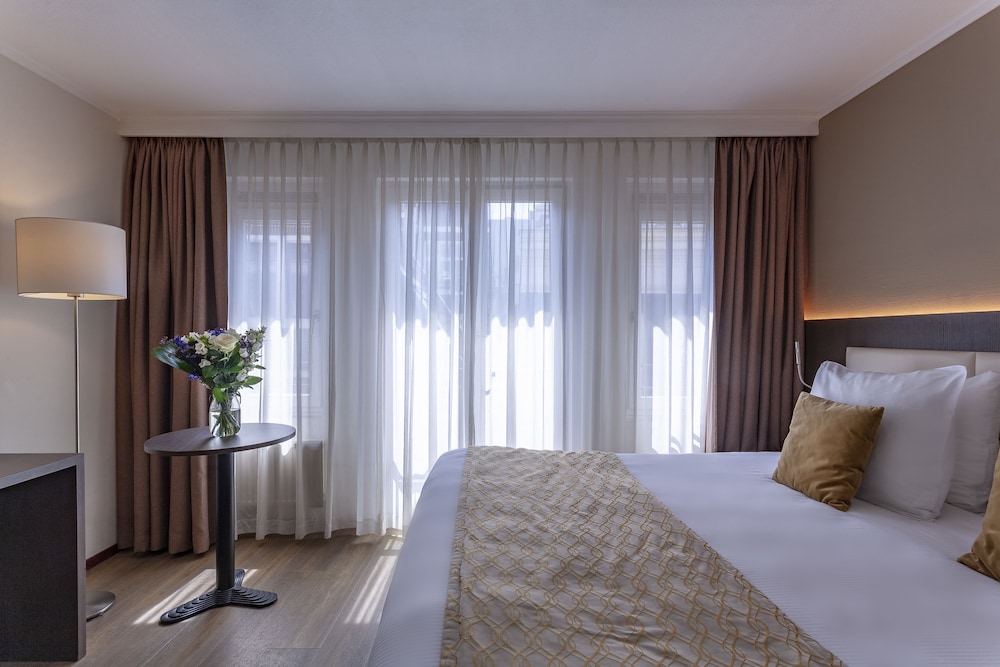 Deluxe Double Room, 1 King Bed photo 3