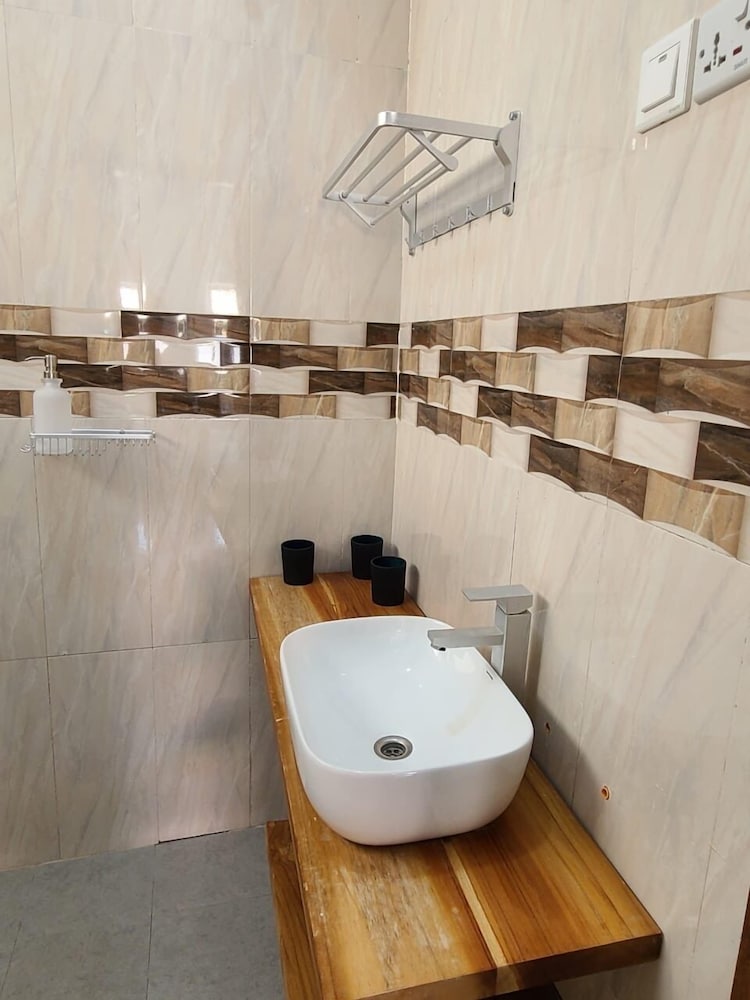 Deluxe Room with Private Bathroom