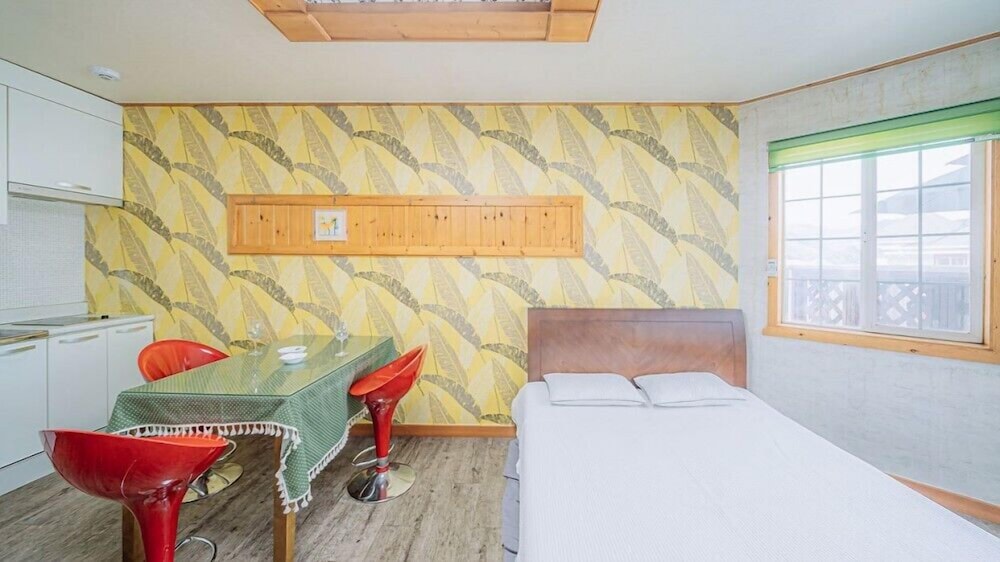 Room (anemone) photo 2