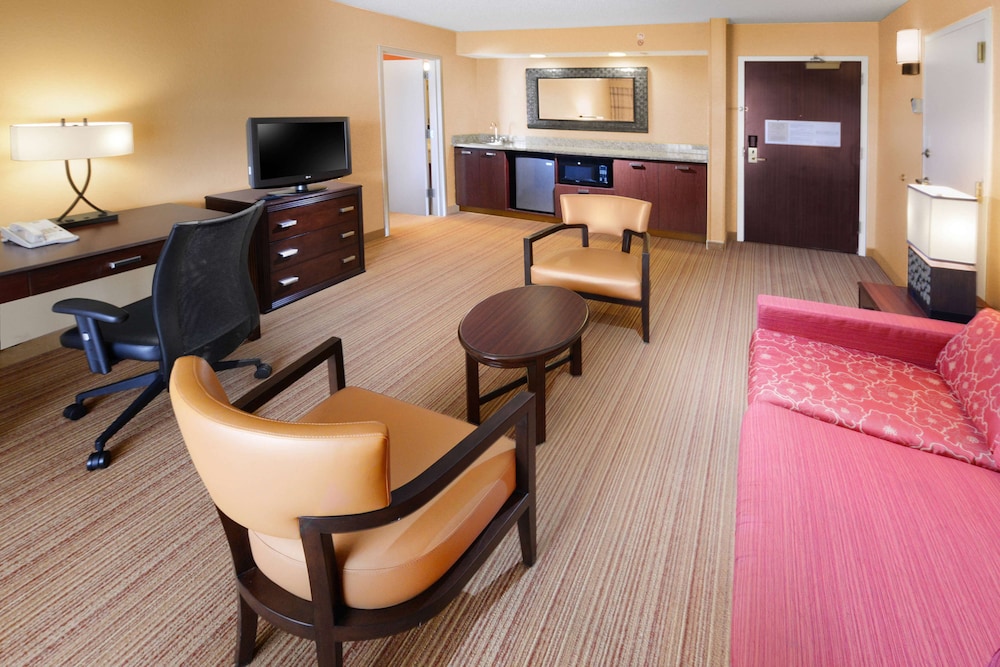 Superior Suite, 1 King Bed with Sofa bed (One Bedroom) - Photo 2