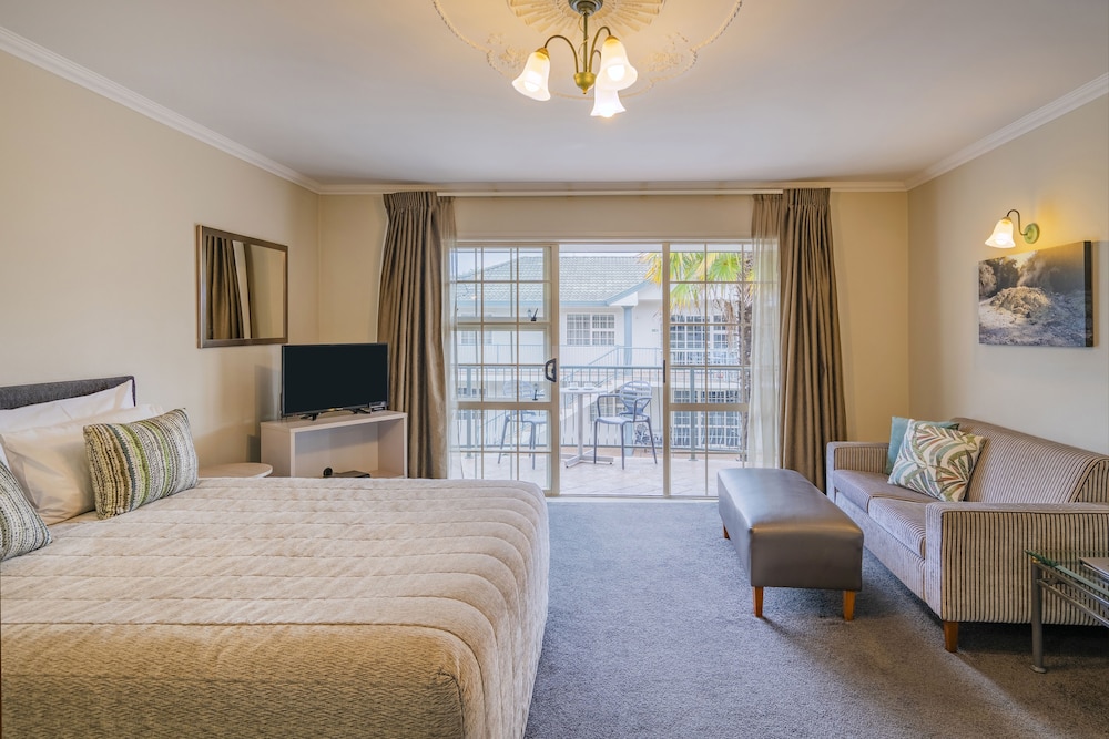 Family Suite, 1 Bedroom, Private Pool photo 3