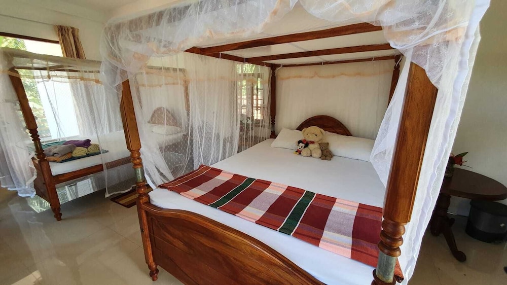 Family Twin Room, 1 Bedroom, Balcony, Partial Sea View photo 2