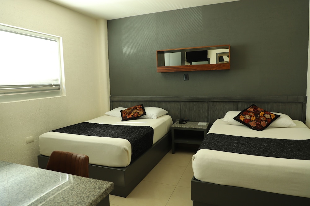 Suite, 2 Double Beds photo 2