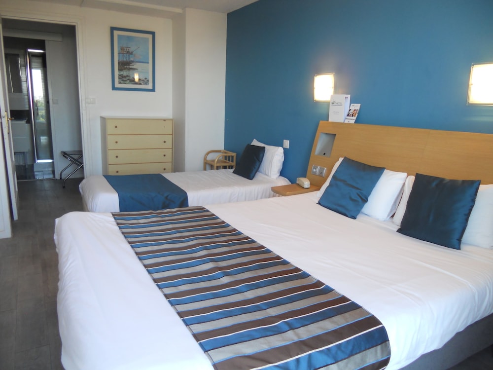 Triple Room, Partial Sea View