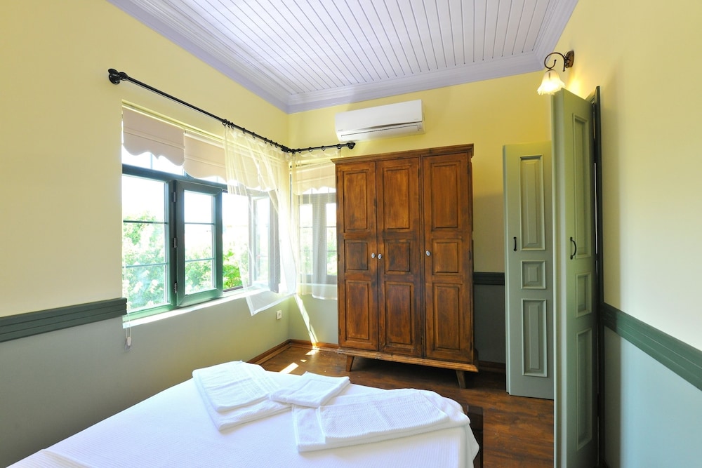 Studio, 1 Double Bed and 1 Single Bed photo 3
