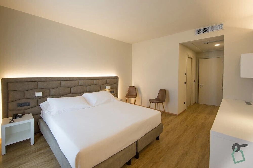 Junior Triple Room