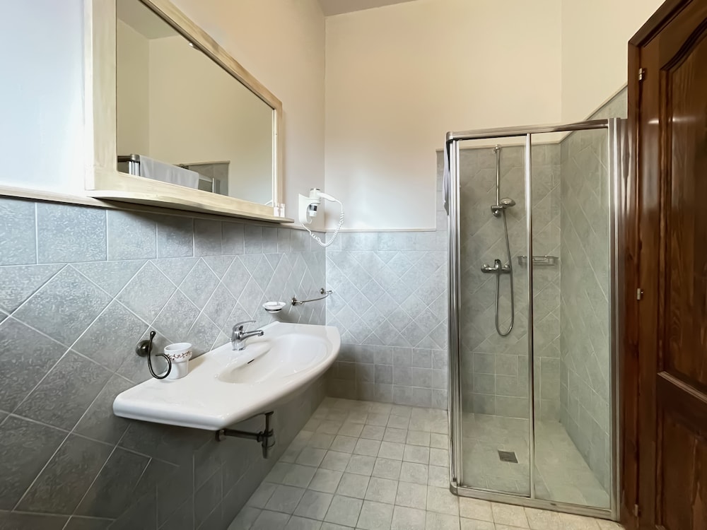 Signature Double Room, 1 Queen Bed, Patio (Mono 2 Adults) photo 2