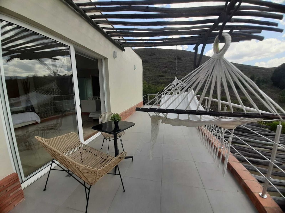 Standard Room, 1 King Bed, Patio, Garden View photo 2