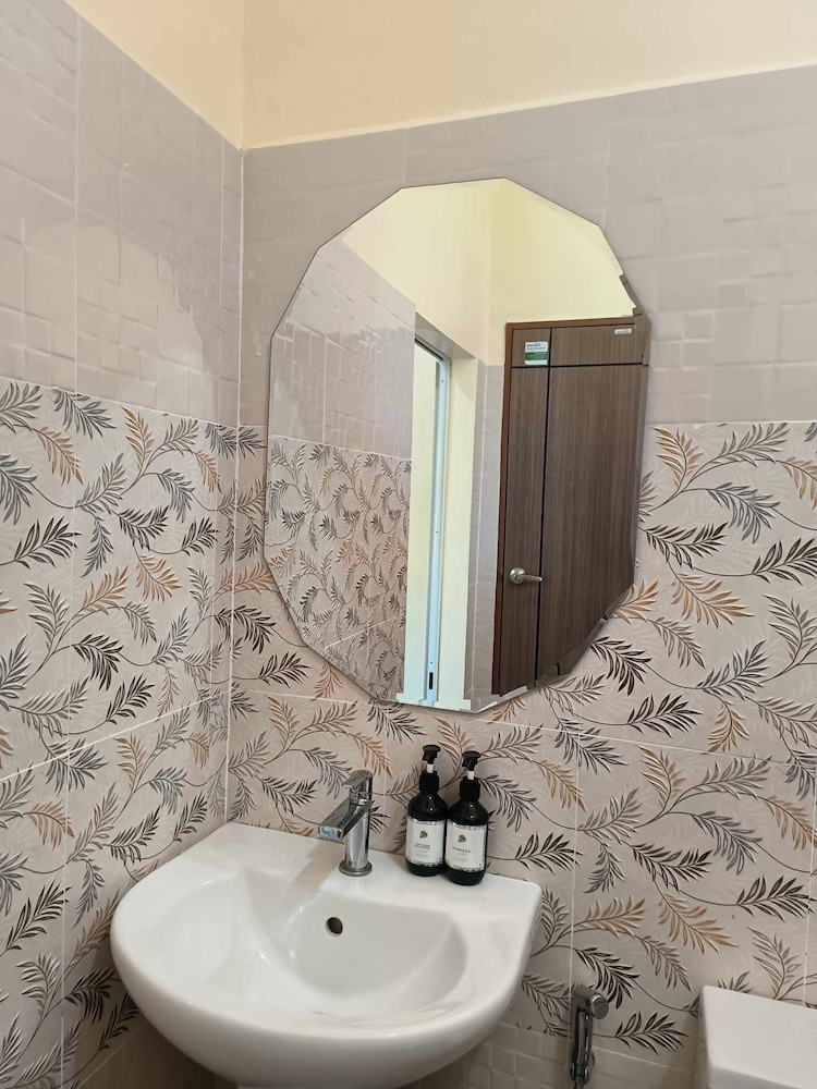 Deluxe Twin Room, 2 Twin Beds, Non Smoking, Sea View - Photo 2