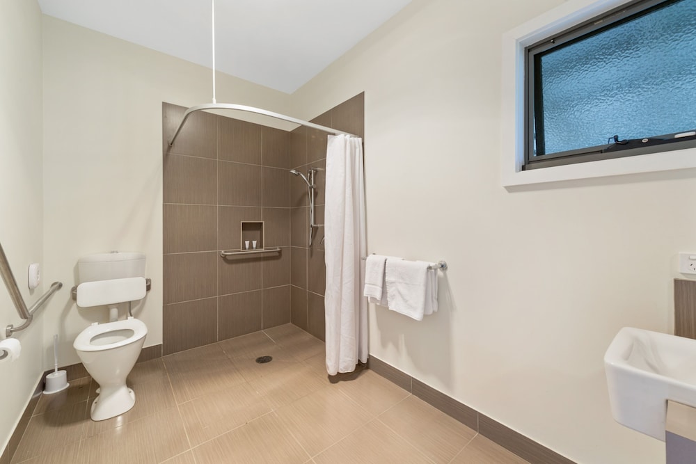 Deluxe Studio Accessible Suite